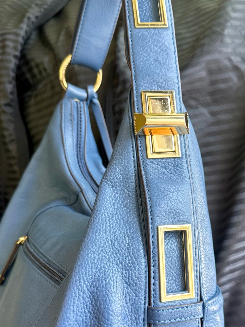 Tignanello Blue Leather Hobo Shoulder Bag Gold Hardware EUC - Picture 4 of 11
